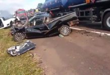 Fumaça na rodovia provoca acidente com quatro carros e dois caminhões