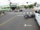 Acidente entre carro e moto na esquina das ruas Osvaldo Paulino dos Santos com Aécio de Feo Flora no jardim Brasilândia.
