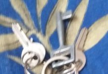 Molho de Chaves encontrado em Conjunto Habitacional