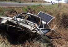 Mãe e filha morrem após acidente com caminhão carregado com calcário em rodovia do interior de SP