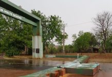 Ventos Fortes derrubam portal de entrada de Monte Castelo