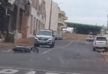 Acidente entre veículo e moto no bairro Metrópole