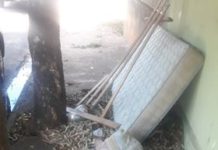 Moradores reclamam de lixo em calçada