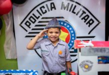 Abraão que sonha ser PM celebra aniversário de 7 anos com “escolta surpresa” em Paulicéia