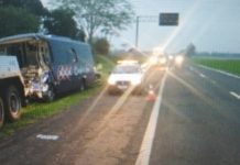 Motorista cochila e bate Ônibus na SP-300; dez passageiros ficam feridos