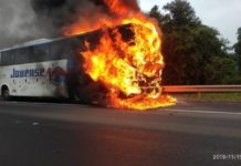 Ônibus com evangélicos da Assembléia de Deus pega fogo na rodovia Marechal Rondon