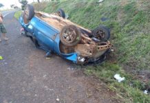 Criança de 2 anos morre e outras quatro pessoas ficam feridas após carro capotar em rodovia