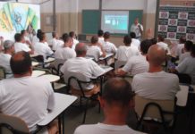 Polícia Civil ministra palestra sobre prevenção à dependência química para detentos da Penitenciaria de Dracena.
