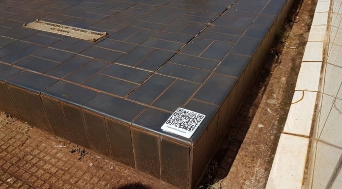 Funerária fixa QR Code em túmulos de cemitério para contar história de pessoas enterradas no interior de SP