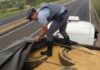 Mercadoria oriunda do Paraguai transportada em meio a carga de farelo de milho é apreendida pela Polícia Rodoviária