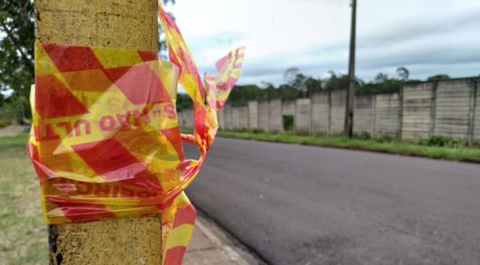 Homem é assassinado a pauladas e facadas em praça em Presidente Prudente