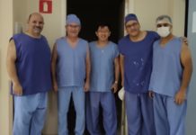 Grupo de Ortopedistas e Traumalotogistas de Dracena recebem visita de médico de Marilia e realizam cirurgia inédita