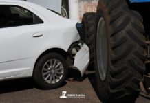 Trator da Prefeitura de Dracena se envolve em acidente com veículo