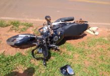 Mulher sofre acidente de moto próximo a trevo na SP-294