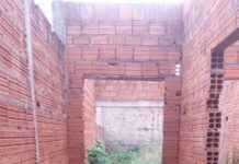 Morador do bairro Vitória Régia reclama de casa em construção abandonada