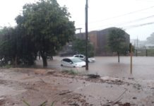 Veja vídeos do Temporal que provocou alagamentos e enxurrada arrastando carros em Presidente Prudente