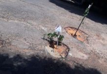 Reclamação da População: Buracos em rua podem causar acidentes na Vila Barros