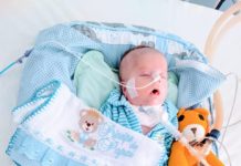 Casal de Ouro Verde pede colaboração para que alguém arrume um médico para cuidar de doença rara do filho recém nascido