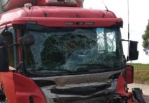 Acidente entre dois caminhões deixa uma pessoa ferida