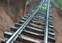 Chuva causa queda de barreiras e linha férrea fica suspensa no ar em Botucatu