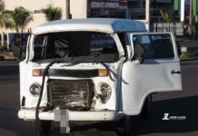 Acidente entre veículo Kombi e Caminhão na SP-294, rotatória da Coimma em Dracena