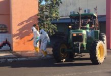 Prefeitura de Adamantina inicia trabalhos de pulverização em calçadas de estabelecimentos com circulação de pessoas