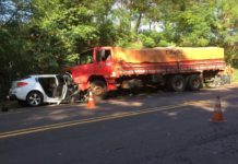 Colisão frontal entre carro e caminhão mata homem de 28 anos em Junqueirópolis