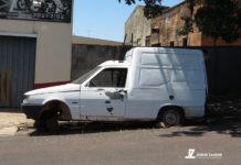 Veículos abandonados em vias públicas aumentam a cada dia em Dracena