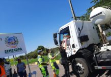 Igreja Evangélica Assembléia de Deus faz ação na SP-294 e doa Marmitas a Caminhoneiros