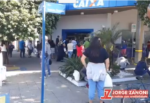 Fila enorme em busca dos R$ 600 reais na Caixa Federal em Dracena