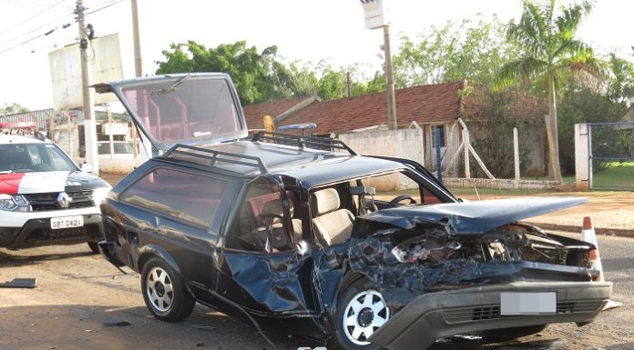 Carro e caminhão batem na entrada do bairro São Cristóvão em Dracena