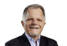 Mauro Bragato preside reunião de comissões para apreciar a antecipação do feriado de 9 de julho