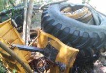 Homem é resgatado após cair com trator em penhasco com 40 metros de profundidade