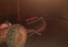 Trator puxando carreta e veículo se envolvem em acidente na vicinal da Usina de Junqueirópolis