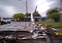 Temporal e chuva de granizo causam estragos em municípios do Pontal do Paranapanema