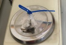 Após denúcia, homem é flagrado cm Droga para consumo escondida dentro da boca