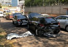Motorista fica preso nas ferragens de veículo após causar sequência de batidas envolvendo três carros