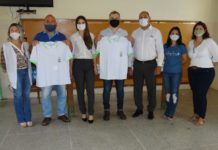 Banco Sicredi entrega Uniformes aos funcionários da APAE