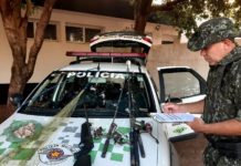 Quatro pessoas são flagradas com tarrafa, espingarda e animal morto