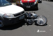 Acidente entre moto e carro deixa homem ferido na Vila Barros