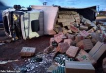 Motorista sai sem ferimentos de tombamento de caminhão em Bastos