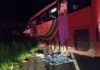 Novas informações sobre o acidente entre ônibus e carreta pela SP-425 dão conta de que até o momento são 4 mortos e 20 feridos