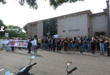 Protesto pede mais leitos de UTI para tratamento de COVID em Dracena