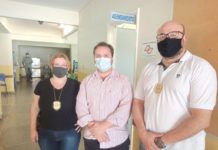 Polícia Civil presta apoio logístico em local de vacinação contra a COVID-19 em Junqueirópolis