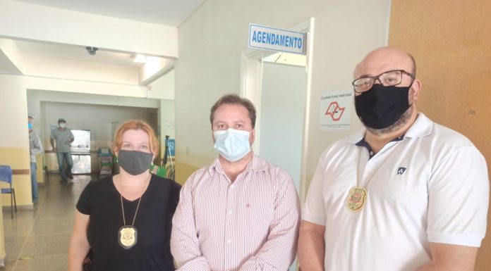 Polícia Civil presta apoio logístico em local de vacinação contra a COVID-19 em Junqueirópolis
