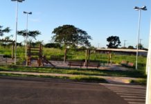 Moradores pedem limpeza e iluminação de Praça em Ouro Verde