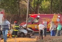 Acidente na esquina com semáforo que dá acesso ao Jardim Brasilância