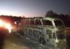 Incêndio em ônibus mobiliza Policiamento Rodoviário e Corpo de Bombeiros na SP-270 em Rancharia
