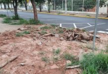 Moradores das imediações da Escola 9 de Julho reclamam da situação da calçada