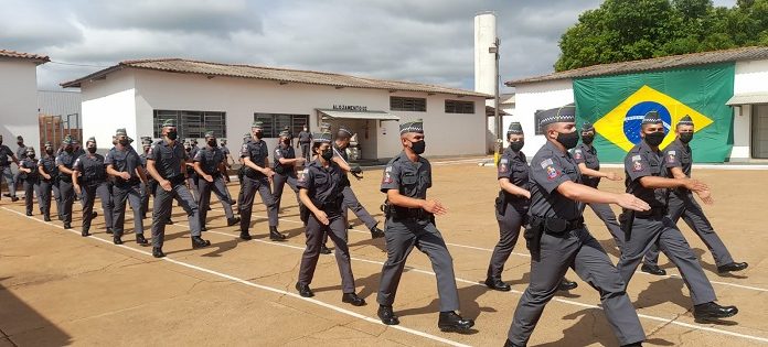 Escola Superior de Soldados de Junqueirópolis realiza solenidade de 1º uso de Uniforme